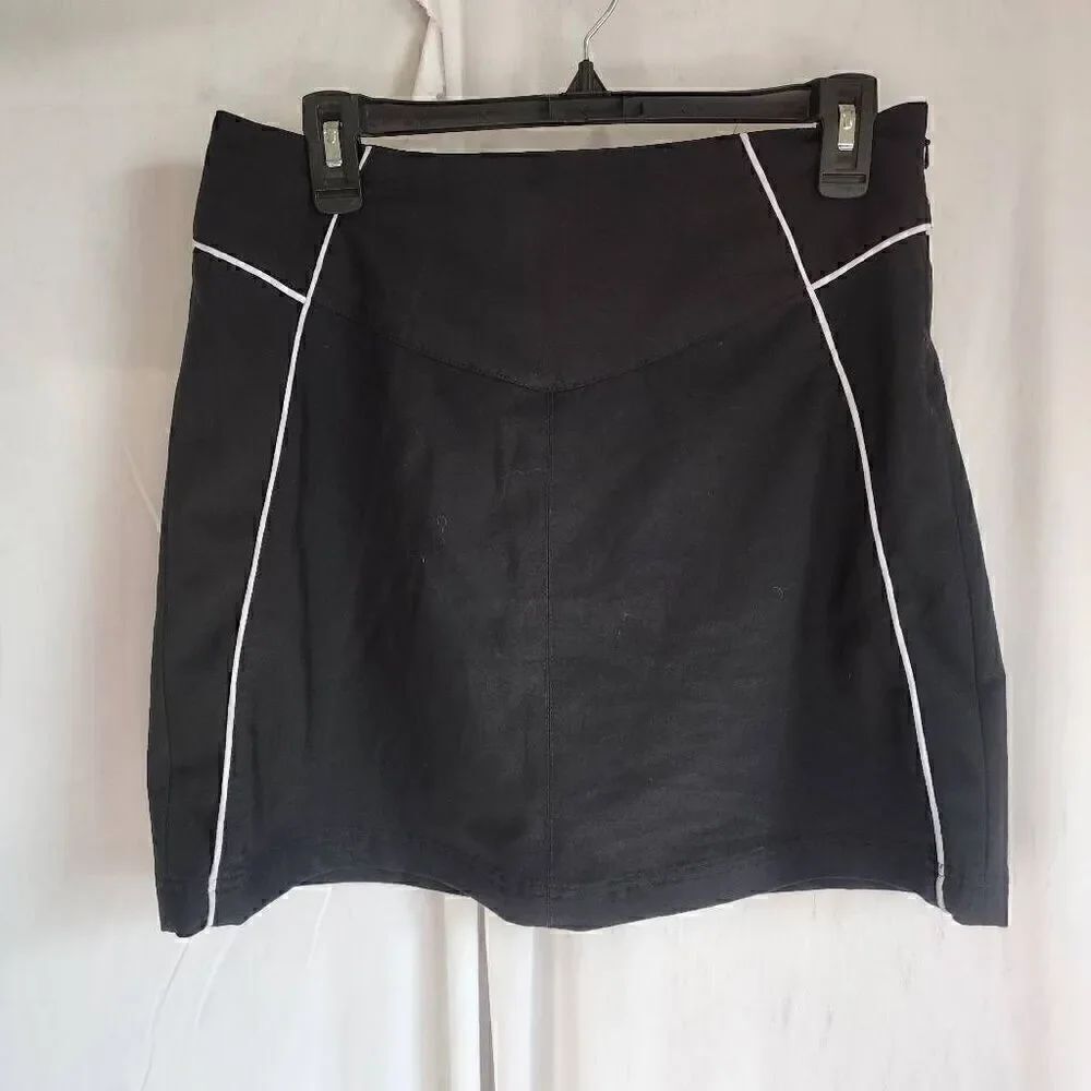 Alulr Black Golf Skirt/Skort Size 4 C6
